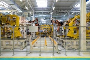 Usine robotisée de pièces automobile.