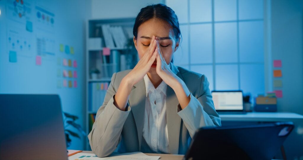 Quand le stress du travail envahit la maison : comprendre et agir avant qu’il ne soit trop tard Stress au travail, tension, fatigue